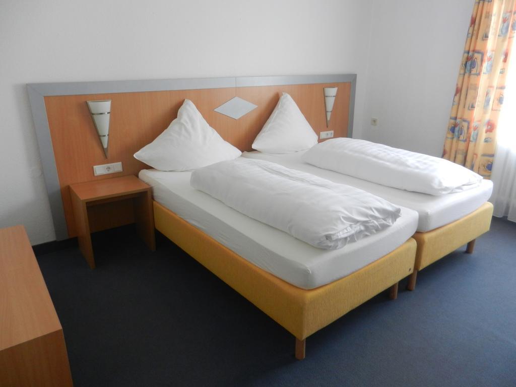 Hotel Gasthof Herderich Schlüsselfeld Szoba fotó