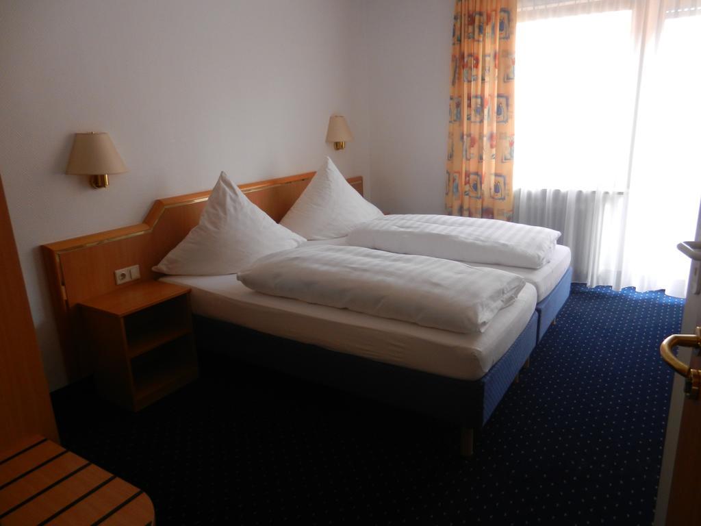 Hotel Gasthof Herderich Schlüsselfeld Szoba fotó